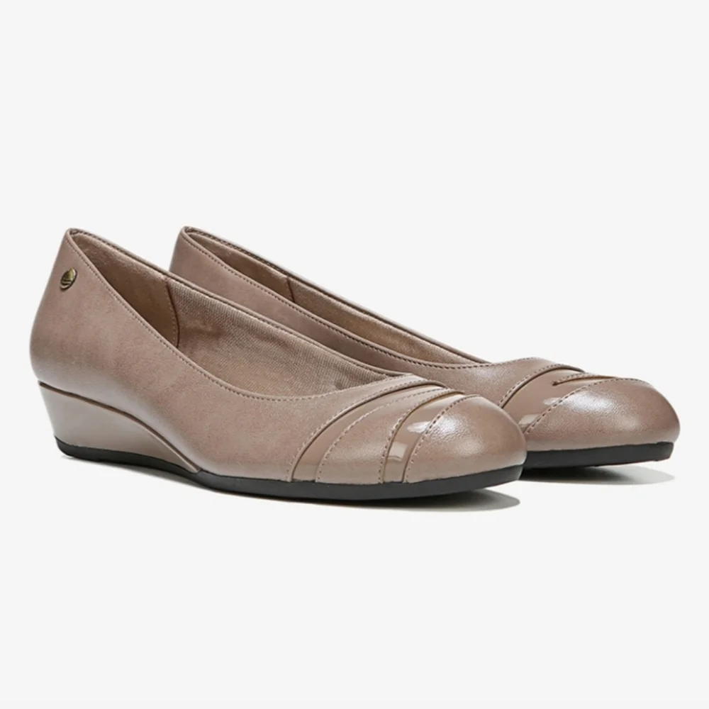 Life Stride Laflash Feminine Minimalist Blush Nude Comfort Wedge 6.5M